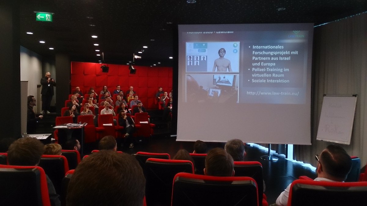 USECON's tweet photo. Teil des VR, AR und MR Talks ist auch @lawtrainh2020 als gutes Beispiel für zukünftige Anwendung.
#Rox2017 #h2020 https://t.co/Tu0QAr8dHM