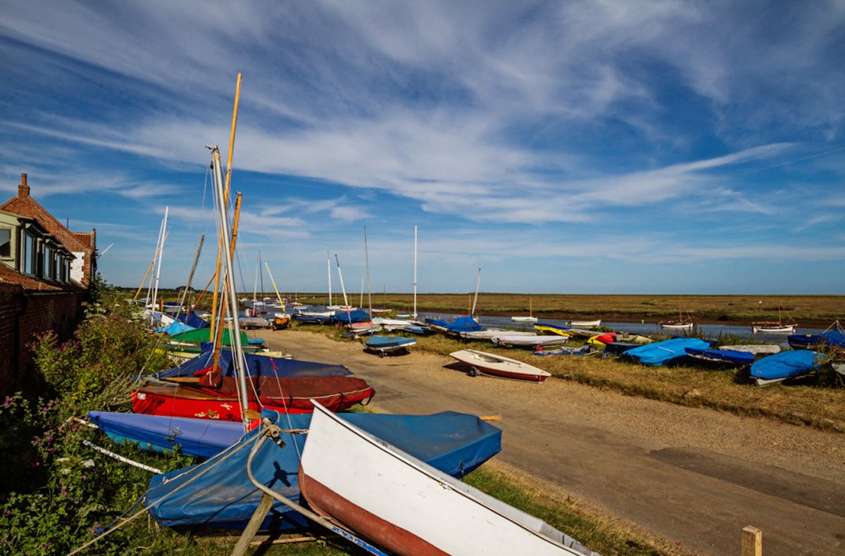 Cley Beach Cottage tweet media