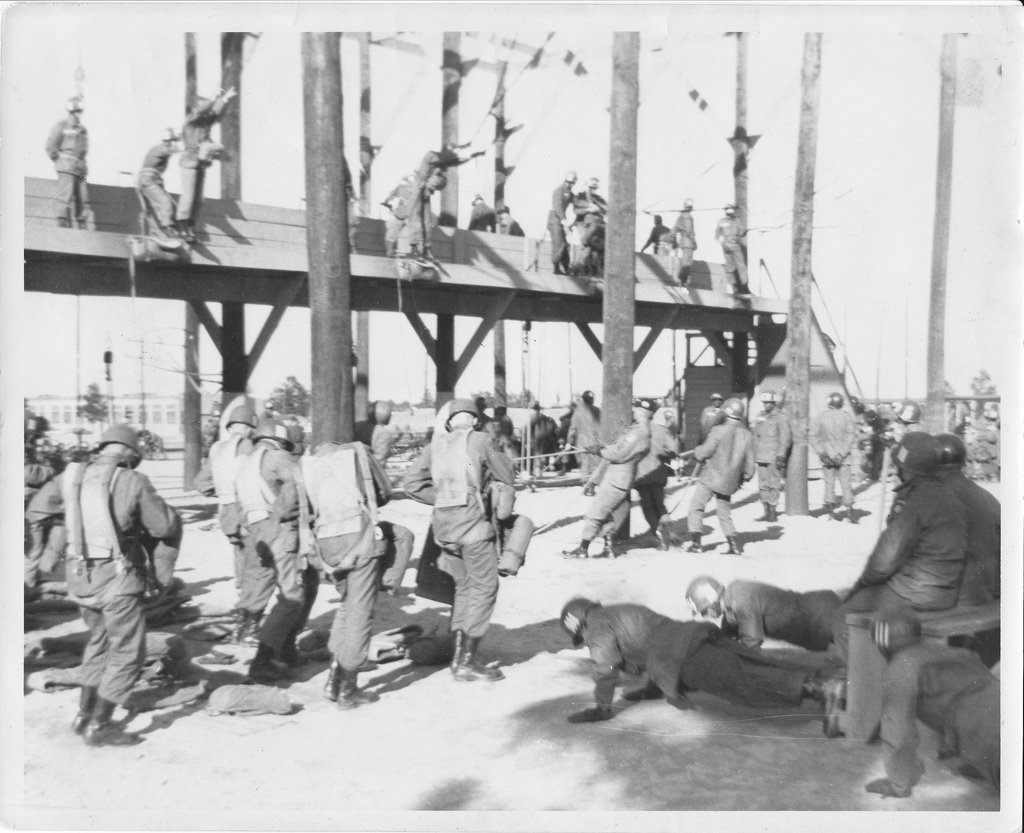 82ndABNDiv's tweet photo. #THISDAYINAAHISTORY Nov 9, 1961, Basic Airborne School graduated its 50,000 trainee, Private Melvyn Sudalter, right here on Fort Bragg! https://t.co/nU8spBFvDZ