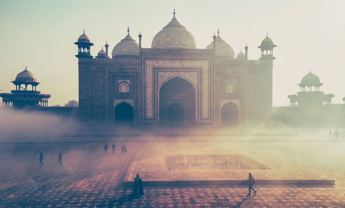 FlymbleTravel's tweet photo. The magnificent #TajMahal is made entirely out of marble. Explore #India with https://t.co/XxzKe6N84n ✈🌍! #ttot #travel #FlightBooking https://t.co/cKLZrJhGT9
