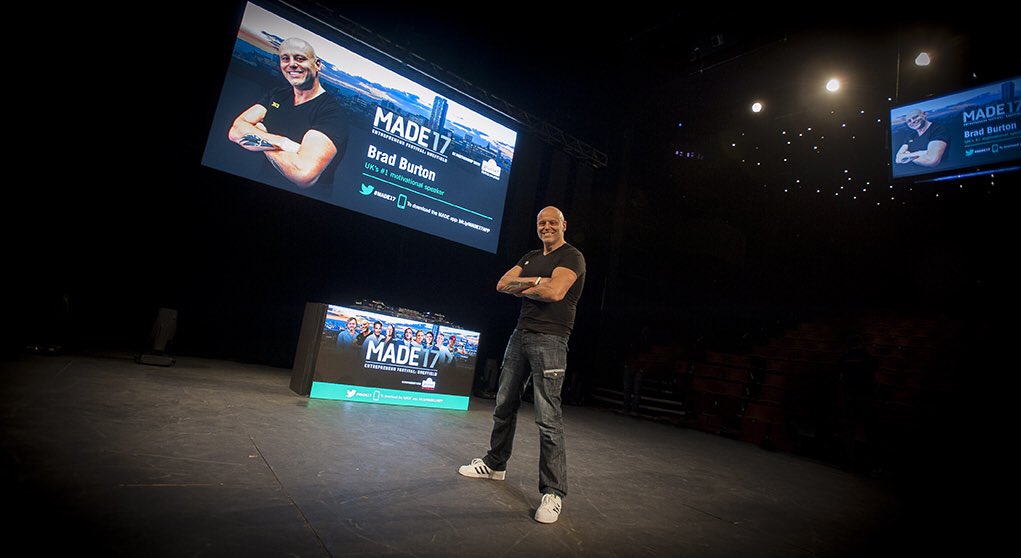 SpeakerSeekerUK's tweet photo. Our @BradBurton is all set to fire up the #Made17 audience @crucibletheatre 12 ‘o’ clock people. 🇬🇧🦁🥇🎯 https://t.co/HTY3u8vQmq