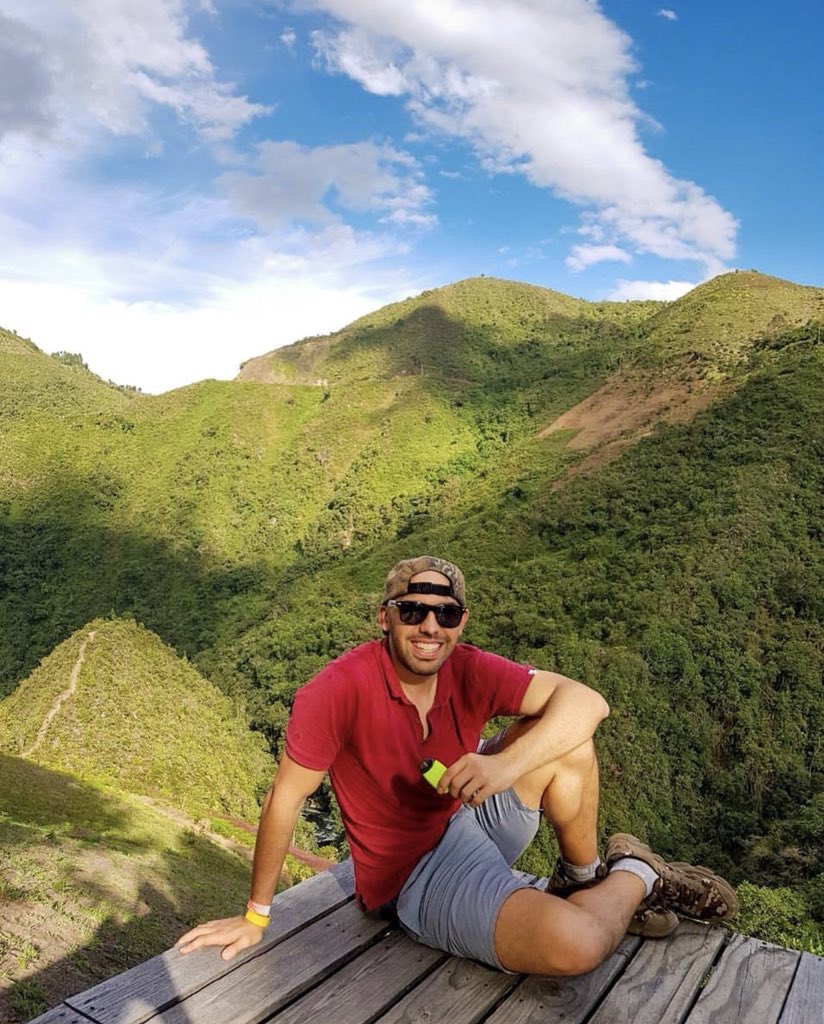wallevallc's tweet photo. Just sharing a nice pic from Nicolas. What a view!
#outdoor #outdoors #hiking #mountain #oakley #sunglasses #walleva https://t.co/rPIsFBdmDK