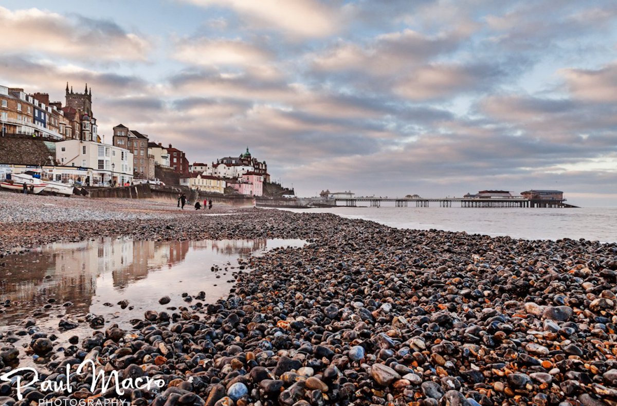 Norfolk #ThursdayThrowback Cromer a great traditional seaside town. Can't beat chips on the pier.
