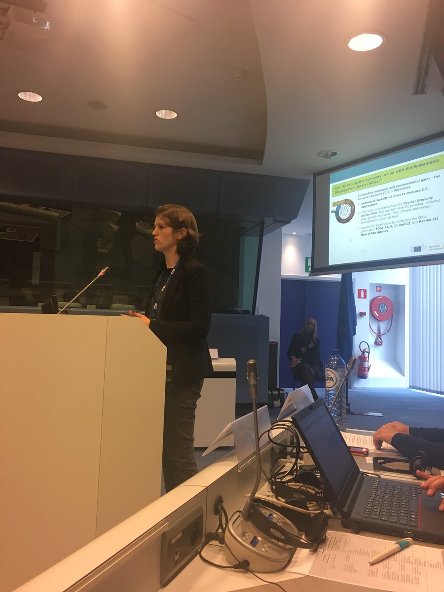 Ariana_Nicoleta's tweet image. #H2020SC5 presentation on demonstrating systemic urban development for circular and regenerative cities