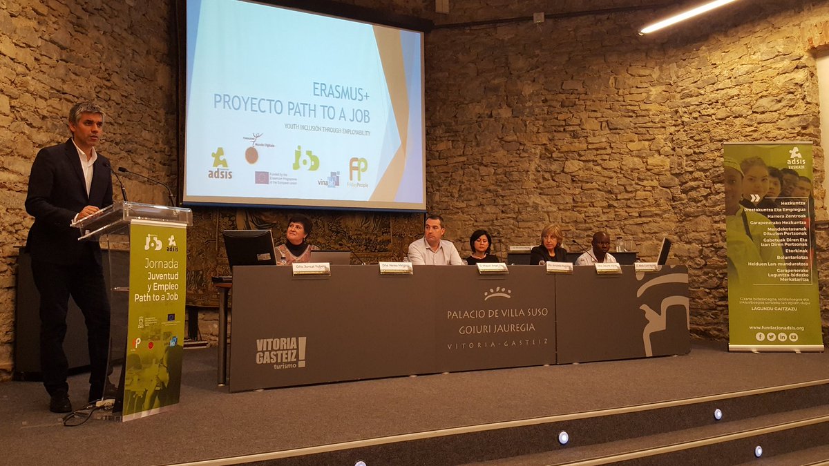 FundacionAdsis's tweet photo. Cierra la Jornada Iñaki Prusilla @iprusilla, Concejal delegado de Euskera, Juventud y Zona Rural de @VitoriaGasteiz  #PathToAJob @EUErasmusPlus https://t.co/BuKFSUL5NO