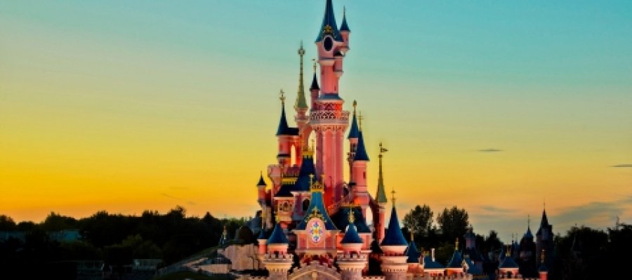 A3Noticias's tweet photo. Una niña gasta más de 1.000 euros en un viaje a Disneyland París al averiguar el PIN de su padre mientras este dormía https://t.co/WSq95YaUIB https://t.co/I0igbXl9US
