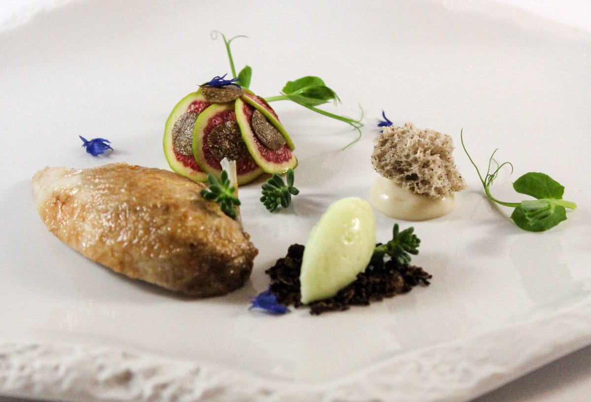 HarbourandJones's tweet photo. Stunning dish &amp; #foodphotography from @chefdave_82 #eventprofs @LucaP_chef92 @TyWiseman @HamishBurn @pavlovaandcream @chandco @laludu @robertmilligan9 @julesyhh @khadders #intrepid #original https://t.co/1ApxG7YIrj