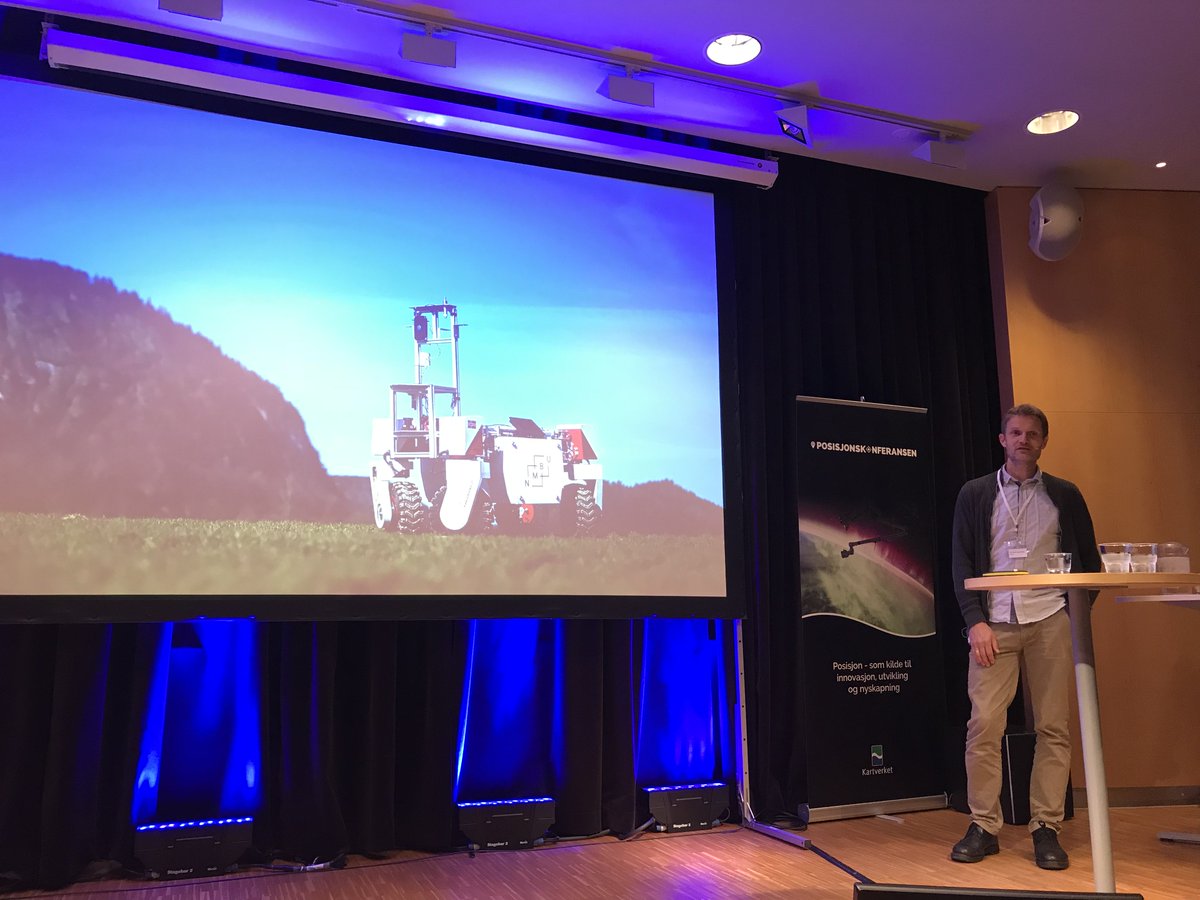 kartverket's tweet photo. Vi er godt i gang med Posisjonskonferansen 2017. Autonome transportmidler er årets tema. #posisjonering #bordergo #gnss https://t.co/rid7bXh9Zv