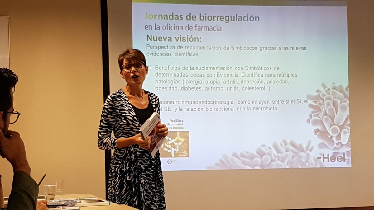 SKCS_SKINCARESS's tweet photo. Ahora hablamos de #bioregulacion de #probioticos con #LauraMonzon en las jornadas de @HeelSpain https://t.co/q0tkOkhDgu