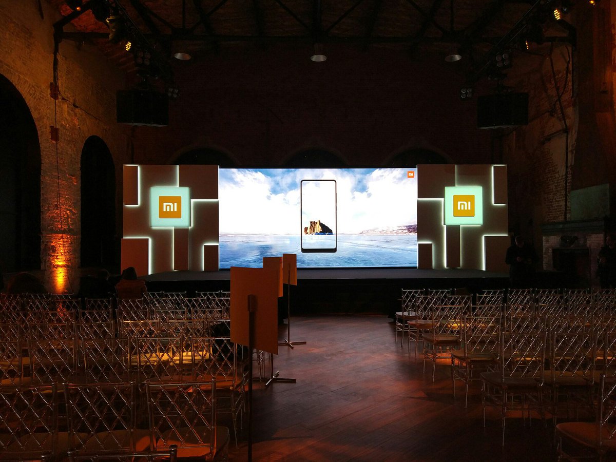 XiaomiRussia's tweet photo. Mi фаны, презентация #MiMIX2 в Москве начнется совсем скоро! Вы уже замерли в предвкушении? Ставьте лайк, если да!
#xiaomi #mi #mirussia #xiaomirussia #сяоми #шаоми #Mifans #MiLaunch #смартфон https://t.co/RupSuBJe86