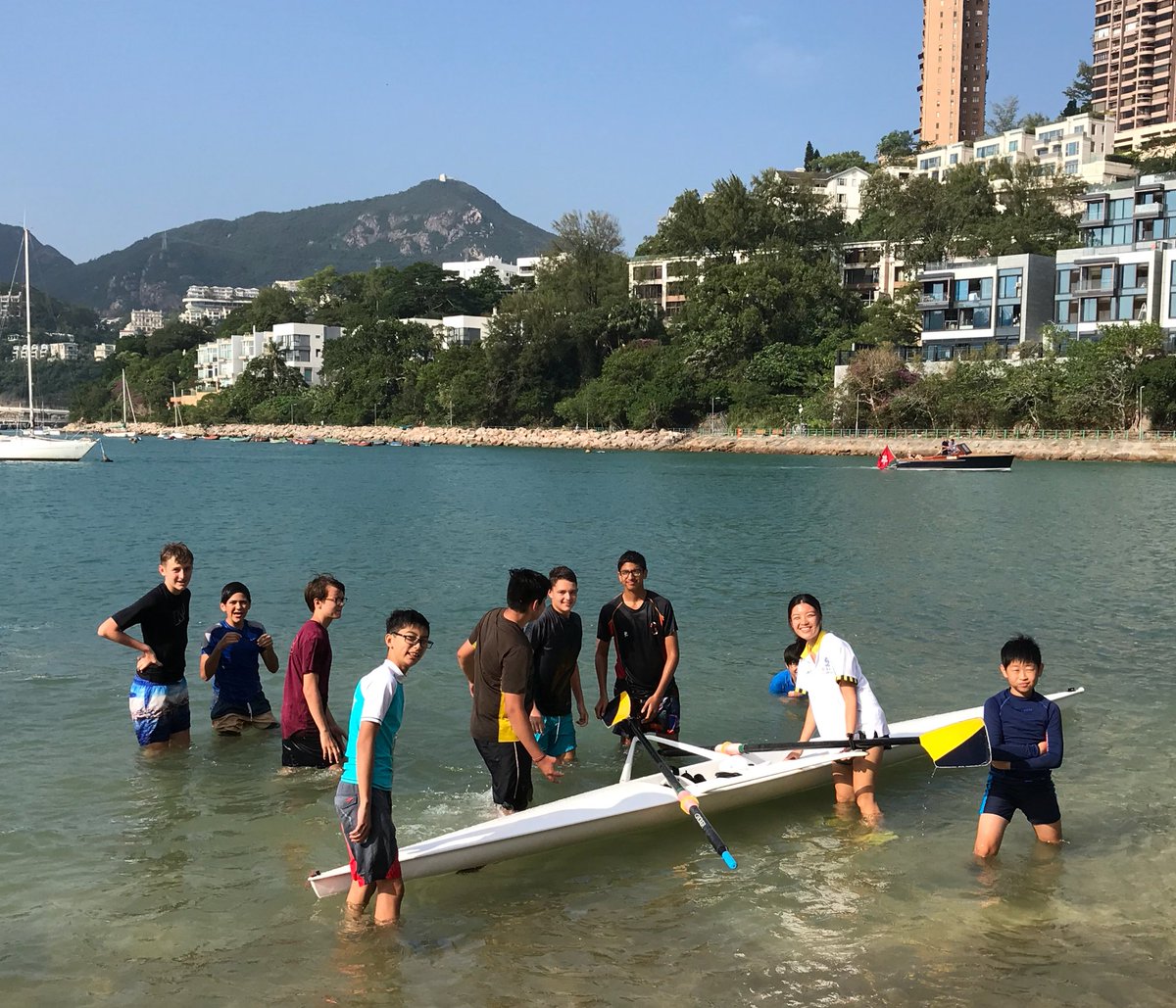 cathbuckley1's tweet photo. A great day 4 of rowing and sailing at Middle Island #wis_hw17 https://t.co/MdCdAOKgP1