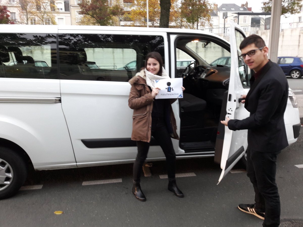 AnjouPerspectiv's tweet photo. La #team navette vous attend à la gare pour @AnjouPerspectiv ! À tout de suite 😉 https://t.co/8LAqgugnxZ