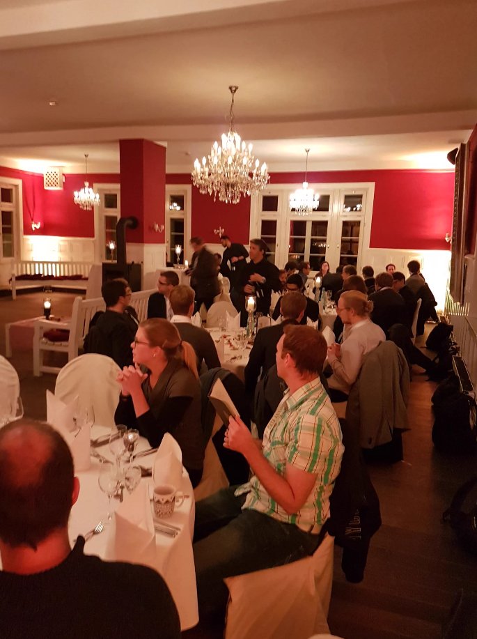 eodaGmbH's tweet photo. Ein Blick zurück auf das Conference Dinner bevor es gleich weiter geht mit Tag 2 der #RKT2017. #DataScience #Rstats https://t.co/J9B7QSHQZr