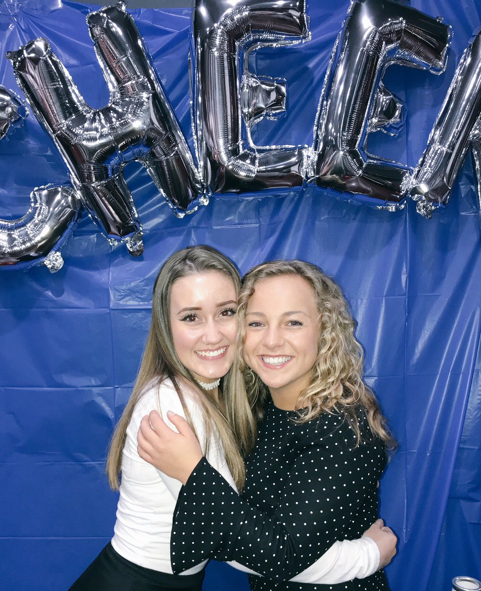 minny_mac2's tweet image. Hey guess what...? Somehow I won "Most likely to cheer after highschool" 😂 #anotherlast ❤️