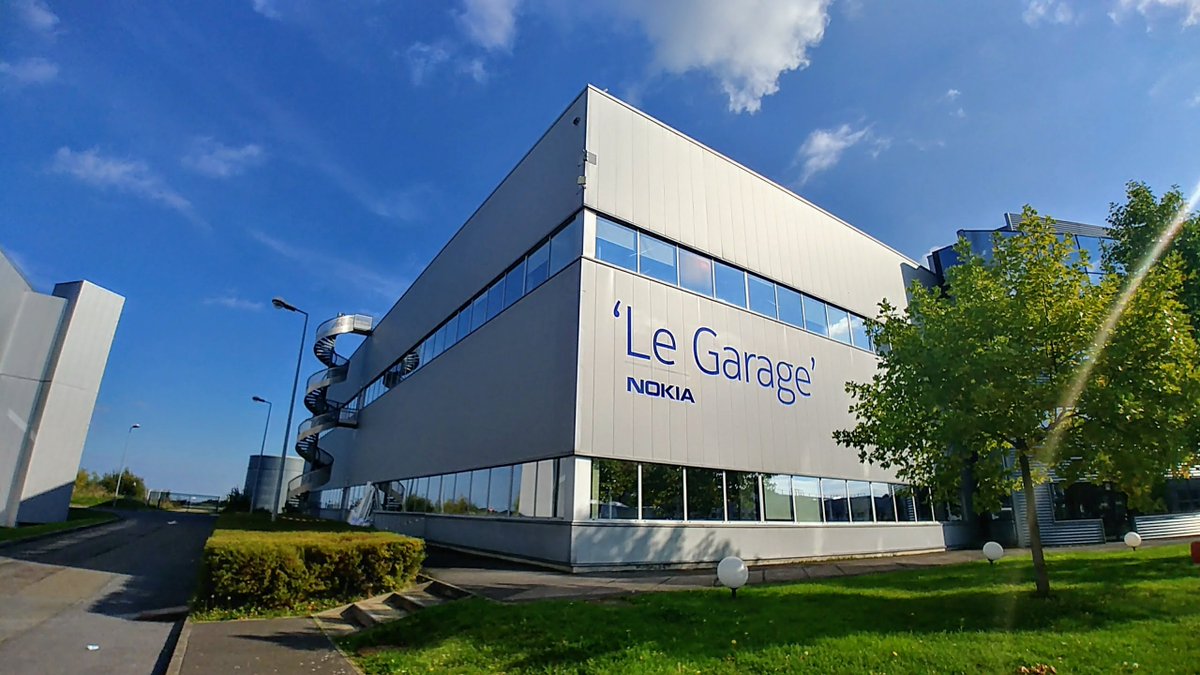 NokiaGarage's tweet photo. Nous on appelle cela "Le Garage", lancé depuis notre site de Paris-Saclay en 2014 et maintenant en place sur 20+ sites @nokia dans le monde https://t.co/W4E3niggmF cc @Paul_F_Fournier https://t.co/Vu3VastvVP