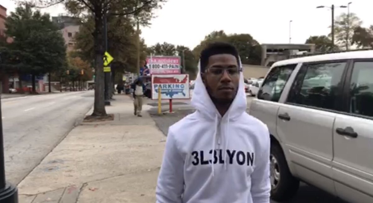 hlgnwlth's tweet photo. 3L3LYON H&amp;M Pullover | Fall 2017 
https://t.co/KI4y80kC3M https://t.co/5C9dE1XrSt