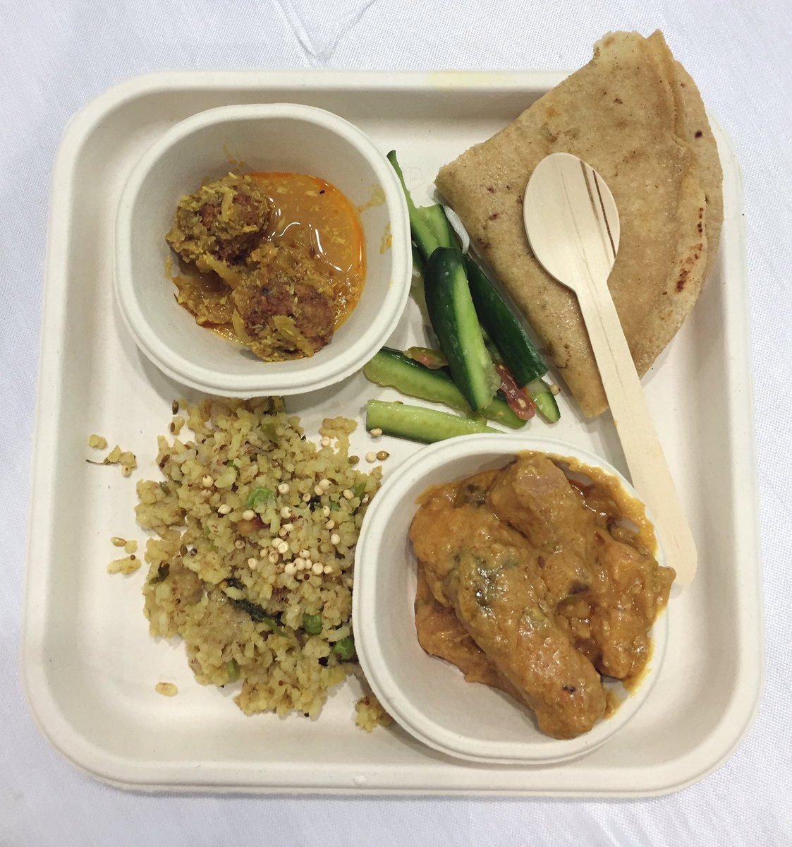 emilialaw_'s tweet photo. look at that biodegradable cutlery #shefOWC @GLOSSshef 🆒🆒🆒🆒🆒 https://t.co/zHwtFFA5iI