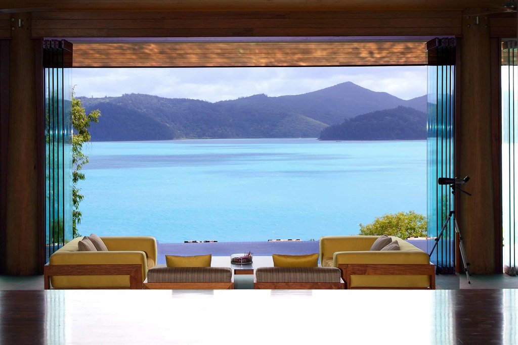 SunshineCoastCn's tweet photo. Luxury holiday planner: Which Queensland luxury islands are for you? https://t.co/qWFAflcBGd https://t.co/Fh0bUAMOfd