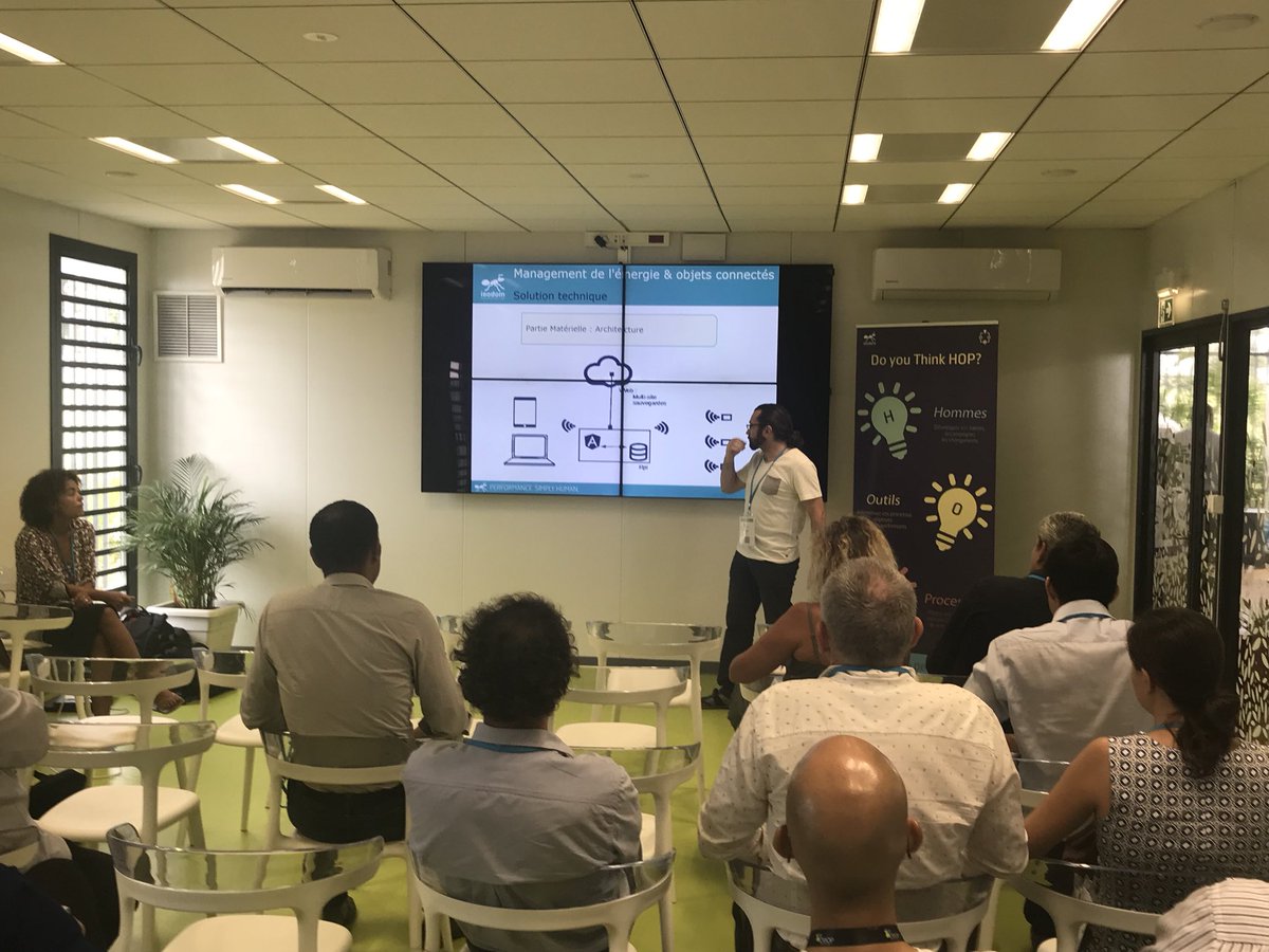 yberezaie's tweet photo. Présentation de l’architecture du projet #GEME par Manuel Olivera #IoT #managementdelenergie #objetsconnectés #innovation #tech @isodom https://t.co/QjV8ptoMGn