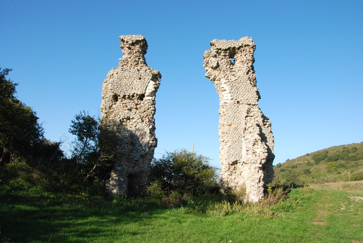 ArcheoLogica's tweet photo. #BuongiornoDa Bovino, #borgo dei Monti Dauni, inserito tra le Bandiere Arancioni del @TouringClub e tra @BorghiPiuBelli d’#Italia. Ricco di #Storia, #arte, #archeologia e tradizioni! https://t.co/ss6jmjmxuT