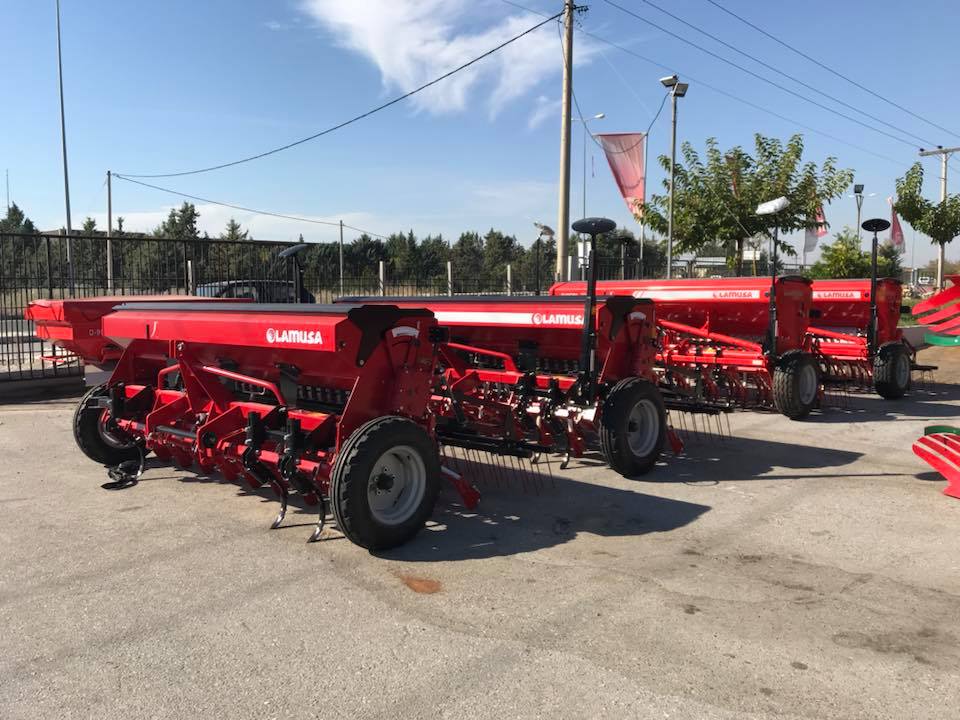 Lamusa_Agro's tweet photo. #LAMUSA en #Grecia, con nuestro distribuidor #MICHALOPOULOS. 
LAMUSA in Greece, with our dealer MICHALOPOULOS.
LAMUSA à Grèce, avec notre distributeur MICHALOPOULOS. https://t.co/QxW6awhQED