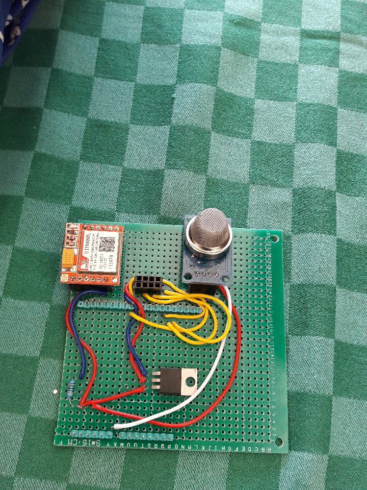 noelkimwatan's tweet photo. Smoke Detector 2nd prototype
@HezronMunyakin  @jkuattechexpo #EXPO8 #Smoke  @charity_mbaka https://t.co/KPZzDUcMS5