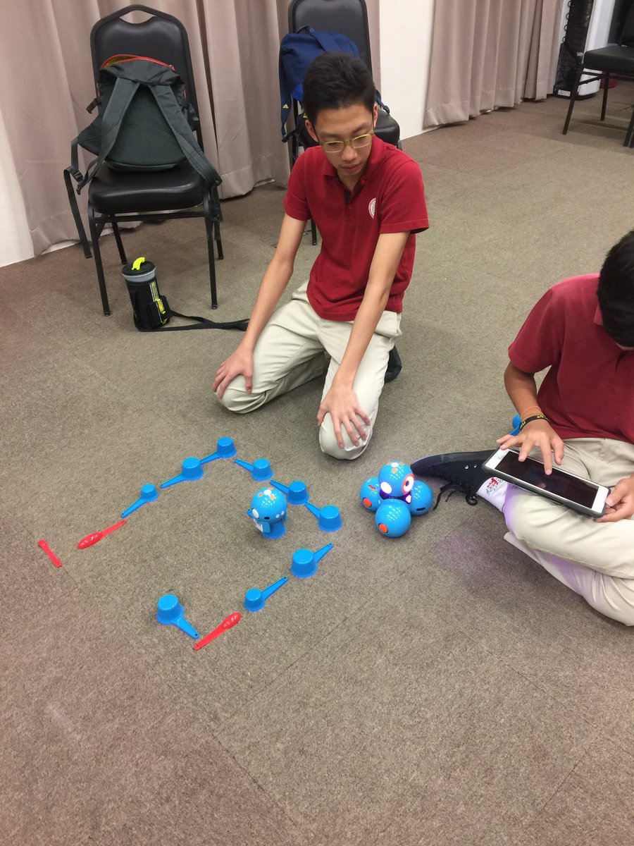 <a href="/HISICT/">Roohi shafi</a> <a href="/HISEdTech/">Learning Innovation at HIS</a> Coding CCA #dashanddot