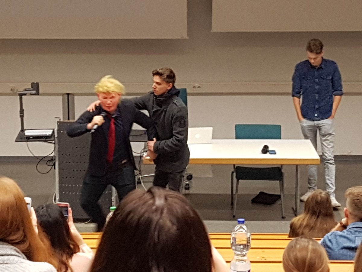 Leon (@actuallytlp) on Twitter photo Echt geile Pitches! Das Highlight bisher: <a href="/realDonaldTrump/">Donald J. Trump</a> zu Besuch beim Barcamp 😊 #onpoint #onkomm Echt geile Pitches! Das Highlight bisher: <a href="/realDonaldTrump/">Donald J. Trump</a> zu Besuch beim Barcamp 😊 #onpoint #onkomm