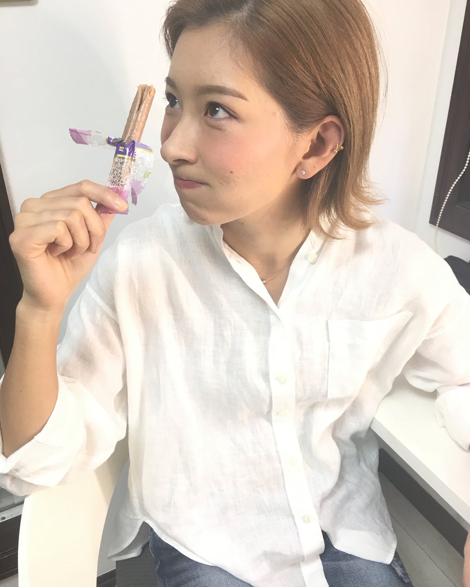 Haier Japan 公式 先日の撮影に協力いただいたのは モデルとして活躍 現在はプロゴルファーを目指し活動中の藤田美里さんでした カタログの完成は12月予定 乞うご期待 T Co Ivzadtlnz8 ハイアール カタログ 謎の美女 正体 藤田