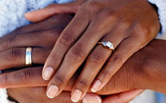 citizentvkenya's tweet photo. Burundi orders all unmarried couples to wed in two months https://t.co/FfY1bNWCFL https://t.co/pt7tqT7aeY