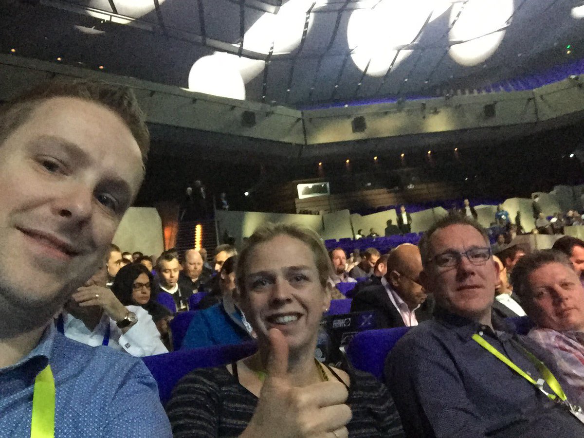SimonHuizenga's tweet photo. #NEXTconf @FlexVirtualnl ready for keynote! https://t.co/2NpgknlYwK