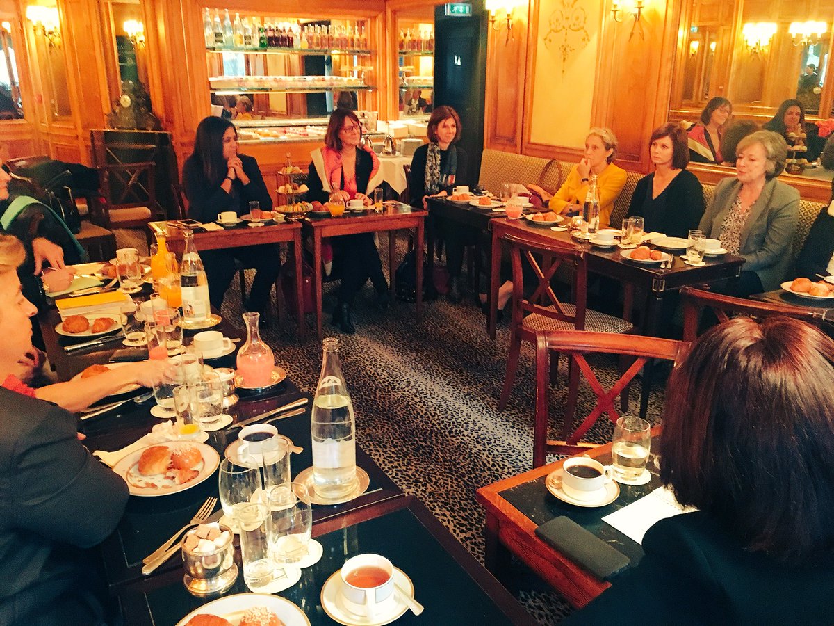 Gouv_Equilibre's tweet photo. [#event]  Petit déjeuner networking du cercle avec les alumnis #WBEBR @essec @vdbeaufort @SolenneBLG @CatLadousse @BorgneBrigitte #administratrices #mandats #gouvernance #networking https://t.co/n4ikvMGDhk