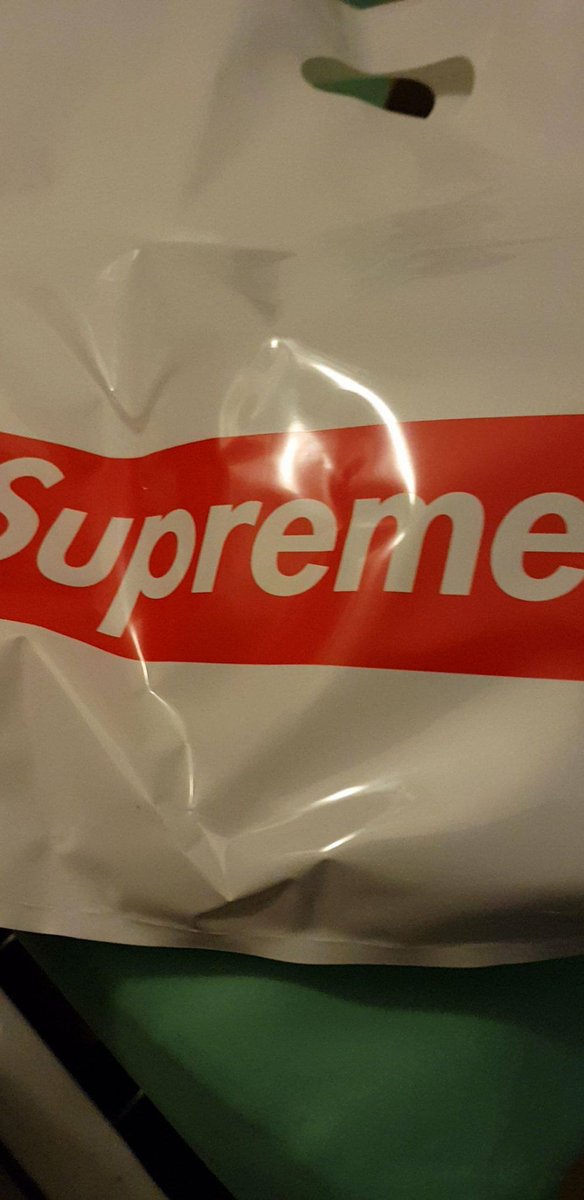 Comoisback's tweet photo. Coucou #akirasupreme https://t.co/DHiiz1uUP2