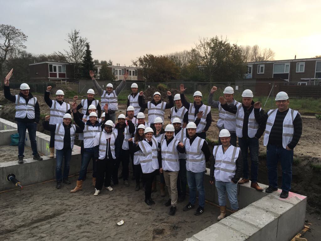 EdwinThoma's tweet photo. Vandaag kick-off recordpoging Acapella met supply Team C @WaalBouw ‘Schatkisten’ ontdekken. #bouwendoorverbinden @Arpa_nl https://t.co/6WepP56xKW