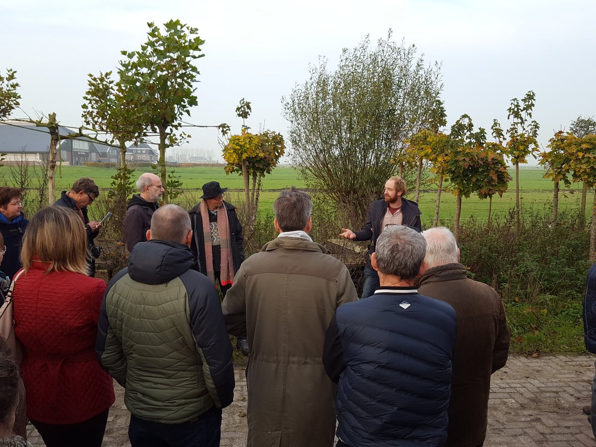 Stapdian's tweet photo. Wij gaan zo op stap...excursie grootste en breedste boer #flevofoodnetwerk https://t.co/R29GTUepWE
