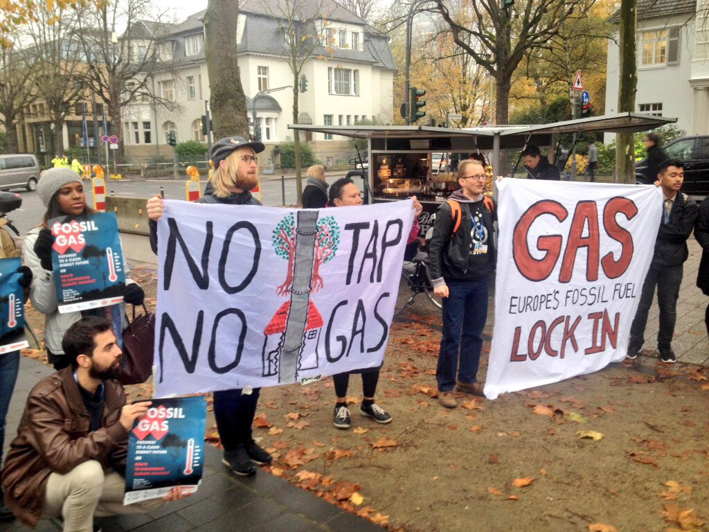 pascoesabido's tweet photo. Action outside #COP23 standing in solidarity with #NoTAP and all communities fighting #fossilgas https://t.co/svrGsk5ShM
