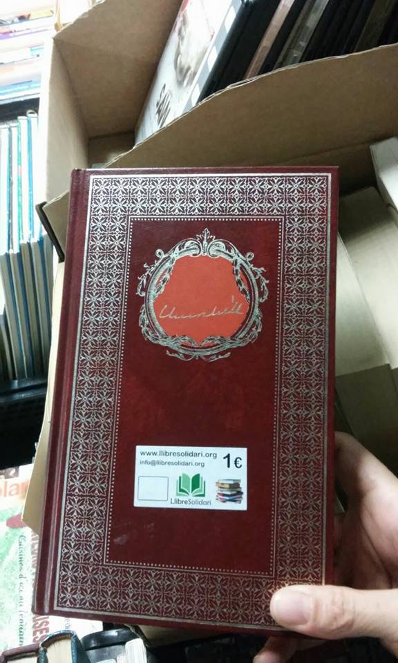 I a la parada del Clínic, la Deborah us recomana una biografia d'un personatge que va posar pau al final de la Segona Guerra Mundial