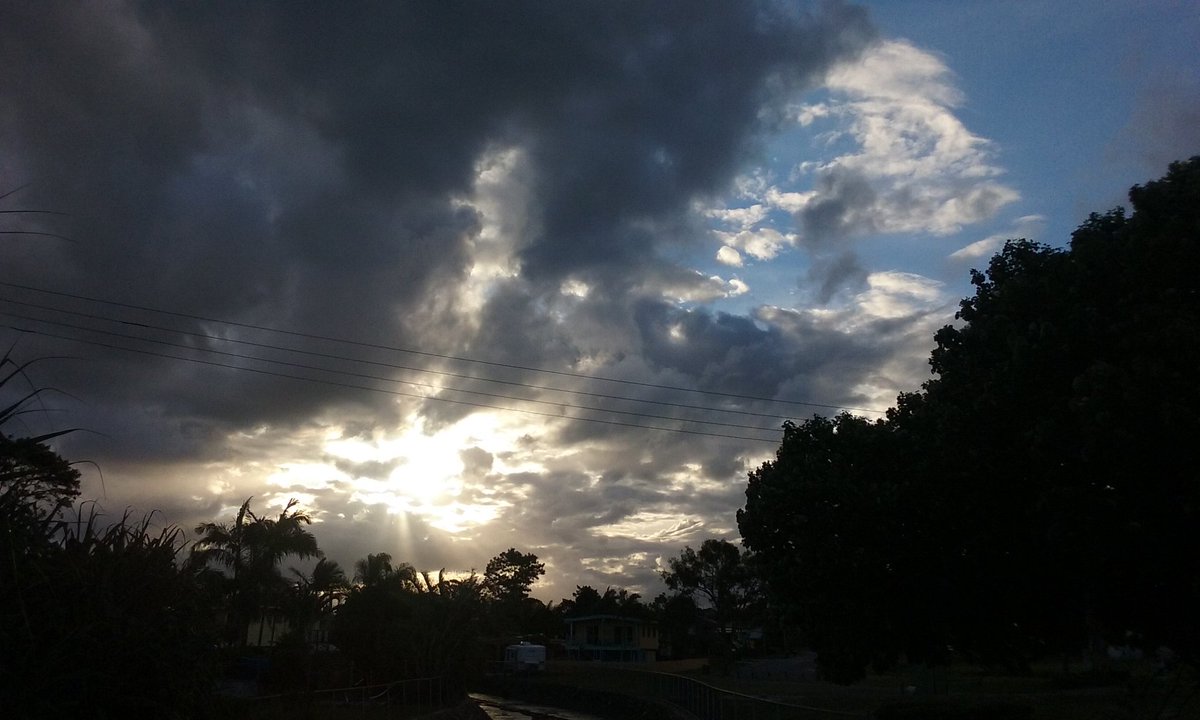 briankcorrigan's tweet photo. Good Evening Tweeties, Sundown over D Bay. https://t.co/ltfIxyX0hU