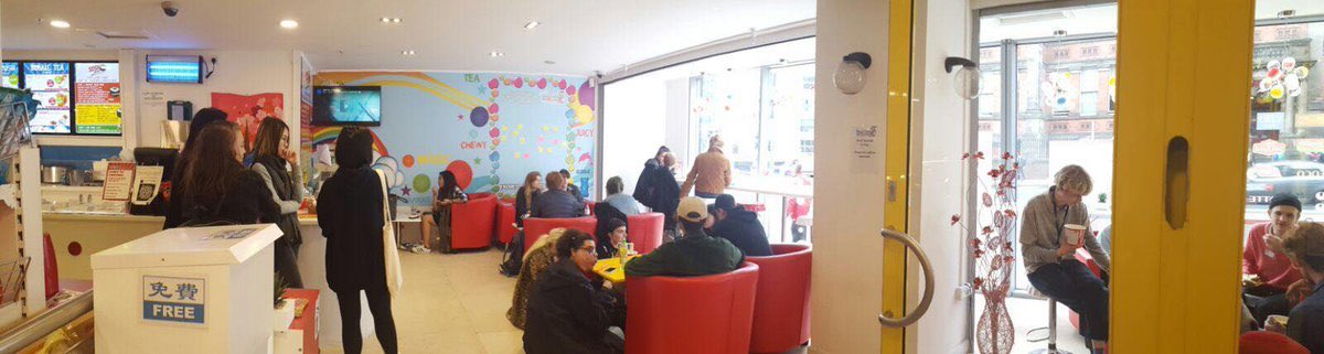 BubbleTeaLeeds's tweet photo. Good to see so many #studentsofLeeds enjoying our cafe @merrioncentre #Leeds https://t.co/SP5H5l36Zo