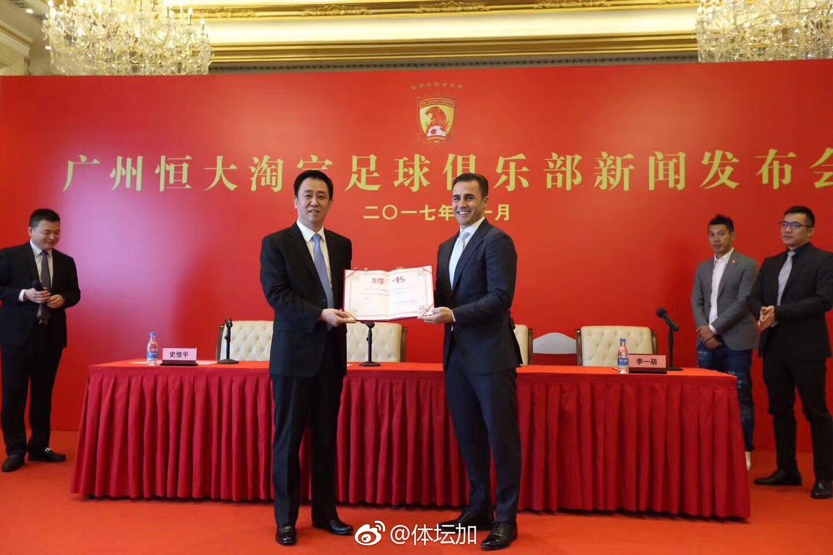 seb_perpignan's tweet photo. #CSL2017 Officiel | Cannavaro devient l'entraineur du Guangzhou Evergrande. Son dernier passage à Canton c'était soldé par une élimination en phase de groupe de l'ACL. https://t.co/w3buedKSQ4