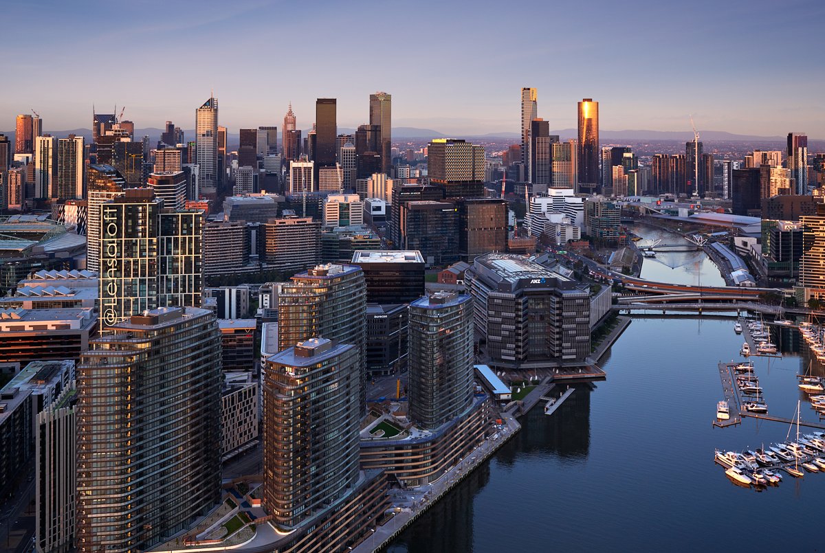 Lensaloft's tweet photo. The perfect evening in Melbourne 🚁 https://t.co/Hg2rY35ZA3