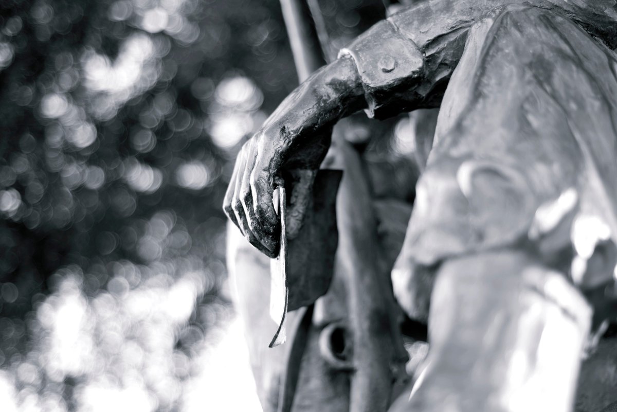 wiltsandbath's tweet photo. My latest work is a 2017 re shoot of a statue of a  World War Two soldier in #Portsmouth. He reads his letter from a loved one. The full album can be seen at https://t.co/Gd5NTuGXvQ https://t.co/Sg8aatwrw3