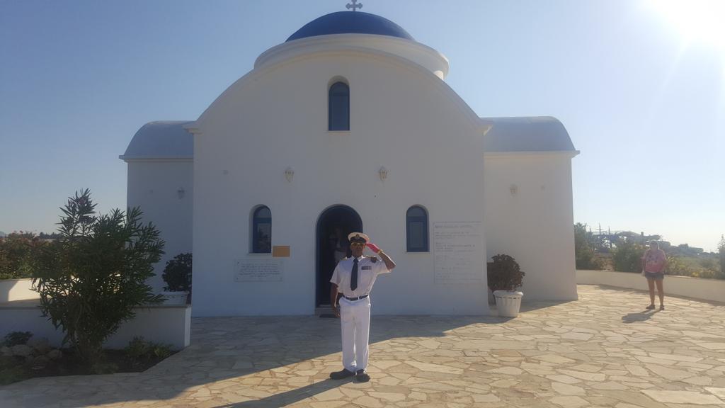 buzman007's tweet photo. #Theyellowpostboxofcyprus On the move back to the UK fantastic time in Cyprus at the Athena Hotel on Potters Bowls break well done chaps ! https://t.co/CflNvRTZTa