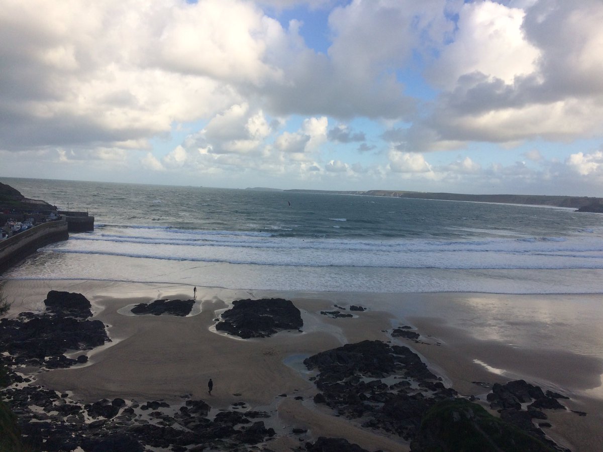 EscapeSurfSkool's tweet photo. Surf's still pumping in Newquay our lesson today starts at 1.30pm.#Surfinglesson #advancedlessons #Newquay https://t.co/N4HTG6OQUc