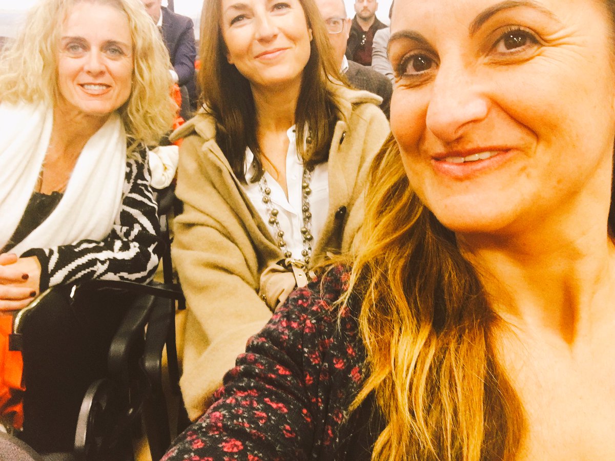 GRUPO3Estudios's tweet photo. Segunda Parada en el #XIIITourEmpresarial de @CCGranada, ahora impresionad@s con #DATACOL, en #Granada tenemos #industria!! https://t.co/6fx3zkRS99