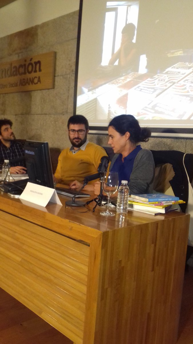 EditorasGalegas's tweet photo. Intervén #MadalenaMatoso para presentar o traballo de #PlanetaTangerina na mesa redonda #Editarlibroilustrado #SimposioAGE17 https://t.co/mT8YXKx4JU