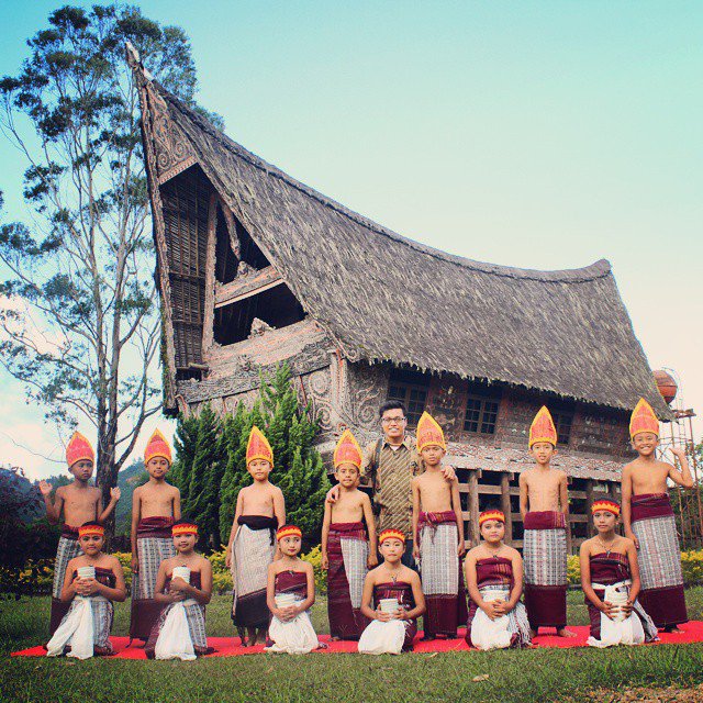 ricksben's tweet photo. Ikut melestarikan kebudayaan batak #lifeattpl @PTTPLOfficial #batak https://t.co/IEDxPVUwQQ