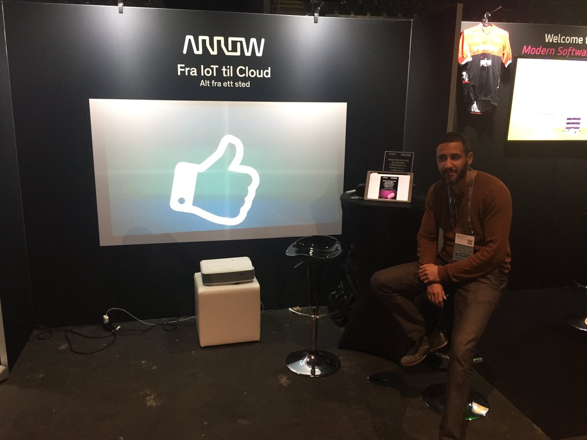 arrowecsnorway's tweet photo. Kom innom @arrowecsnorway på stand og vi viser deg hva vi kan bidra med. Hos oss får du alt fra IoT til Cloud. Bli også med i trekningen av flotte Philips Hue Go lamper. #ateacommunity #ateacommunity2017 https://t.co/6HQDVXMjLU