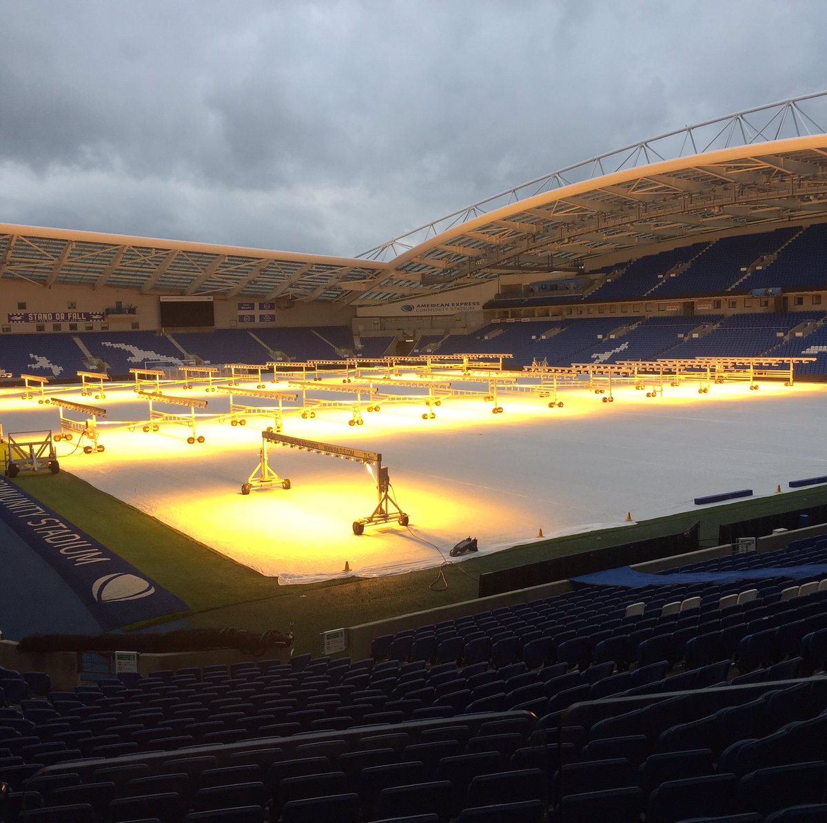 The_AmexStadium's tweet photo. Thursday morning chills ❄️ #TheAmexStadium #BHAFC #Pitchviews #Meetingswithaview #Uniquevenues #Stadium https://t.co/92jz00Iim7