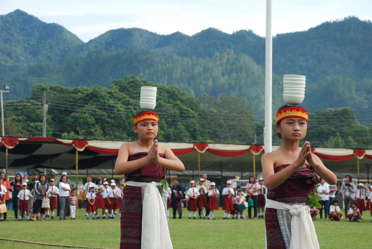 ebenezersimanul's tweet photo. Tor tor SIPUTUSAWAN 17an @PTTPLOfficial @VisitsIndonesia @pariwisataSUMUT @budayasumut #lifeattpl https://t.co/BEVwdUXWBf